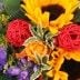 Blumenstrauß Shining Sun Premium mit 3 Gratiszugaben Ihrer Wahl – Blumen online verschicken auf www.blumenfee.de